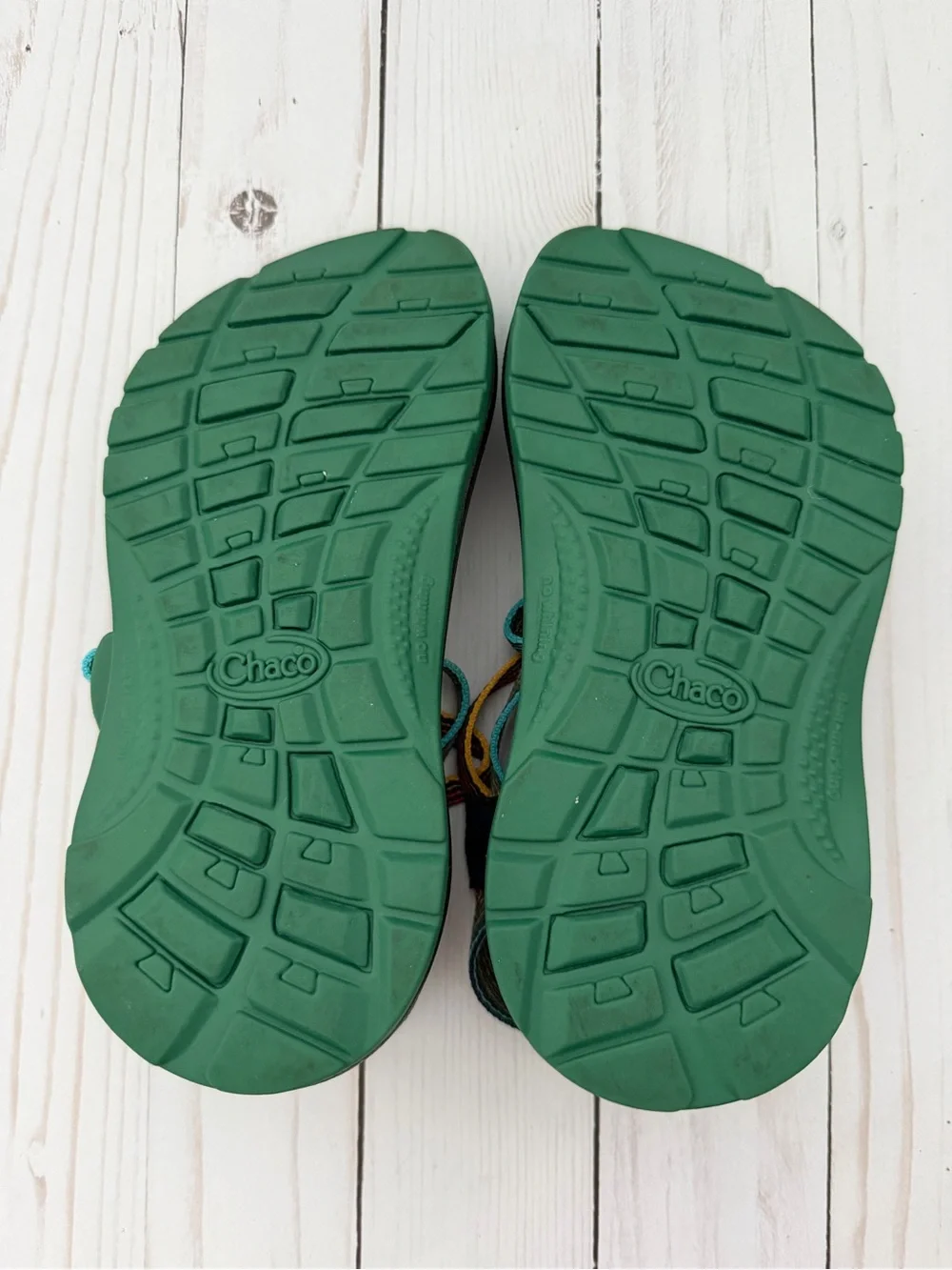 NEW Chaco Girls Multicolor Strappy Sport Sandals, Black Footbed
